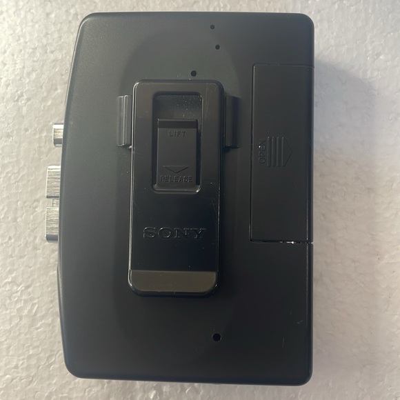 Sony Walkman SM-FX 19 cassette player mega bass rolling mechanism radio beltclip - Picture 5 of 6